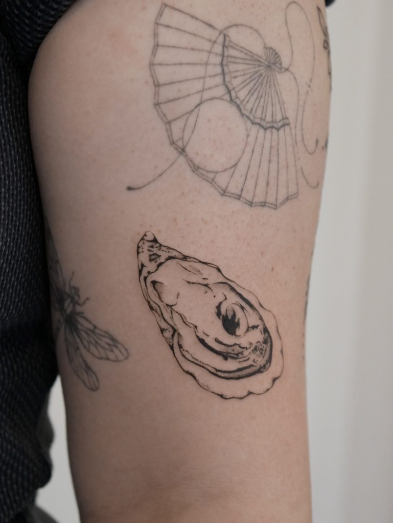 Fineline Auster Tattoo maricatattoo hamburg